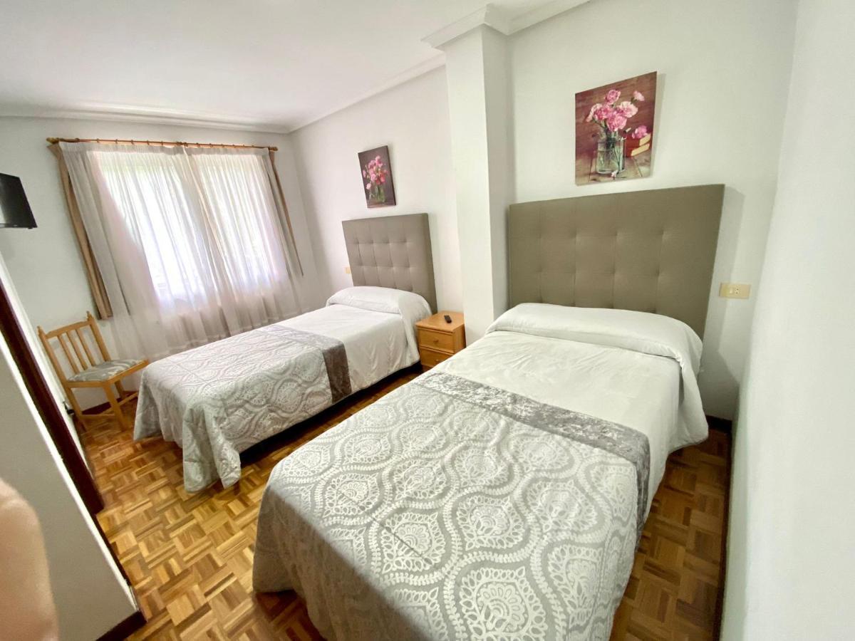 Garden Lodge Hostal Evencio 里瓦达维亚 外观 照片