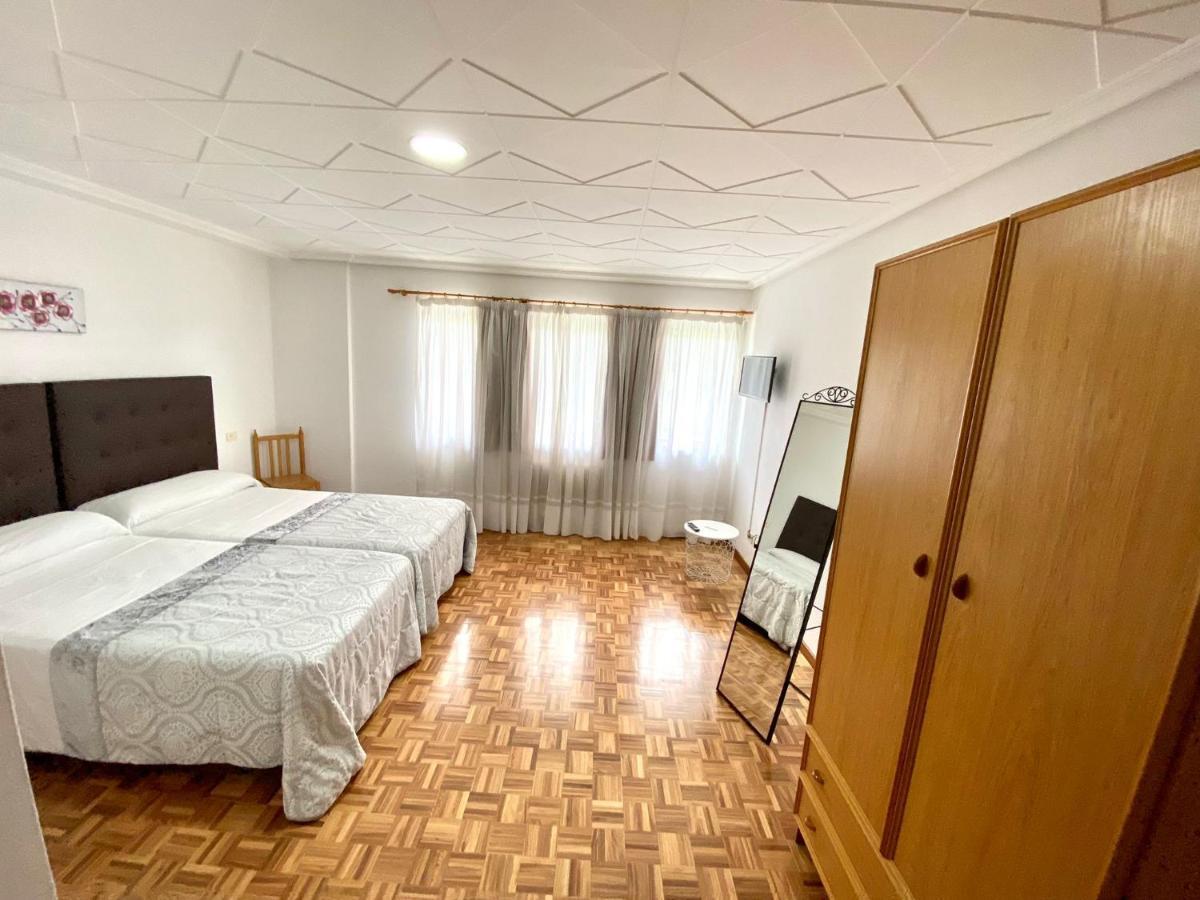 Garden Lodge Hostal Evencio 里瓦达维亚 外观 照片