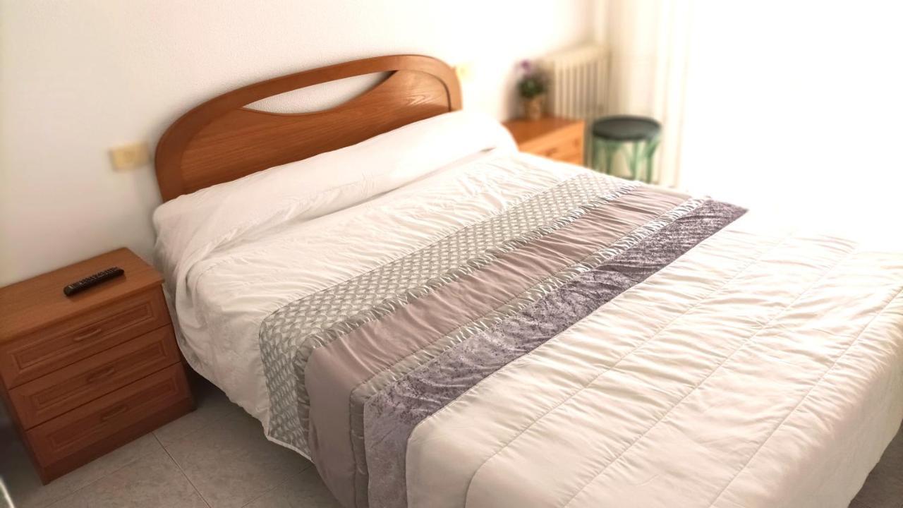 Garden Lodge Hostal Evencio 里瓦达维亚 外观 照片