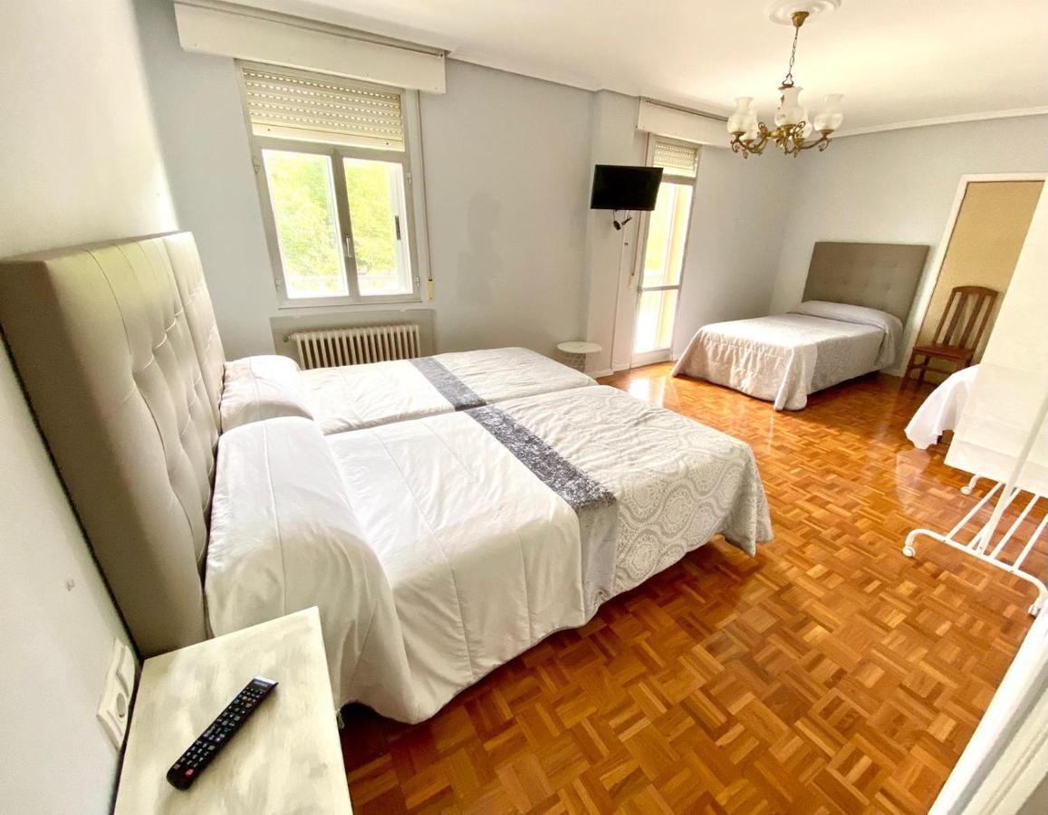 Garden Lodge Hostal Evencio 里瓦达维亚 外观 照片