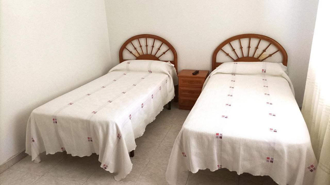 Garden Lodge Hostal Evencio 里瓦达维亚 外观 照片