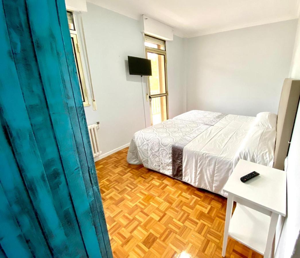 Garden Lodge Hostal Evencio 里瓦达维亚 外观 照片