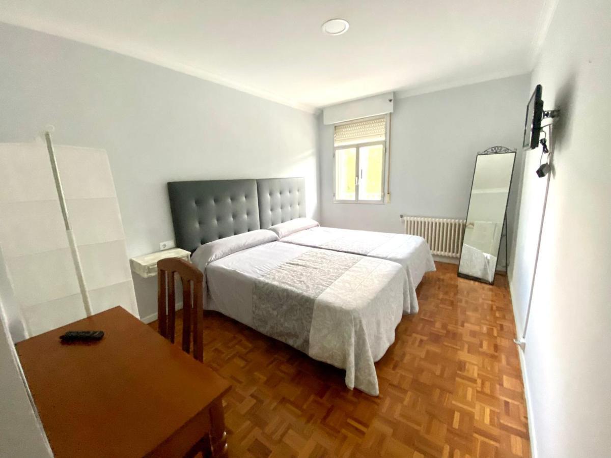 Garden Lodge Hostal Evencio 里瓦达维亚 外观 照片