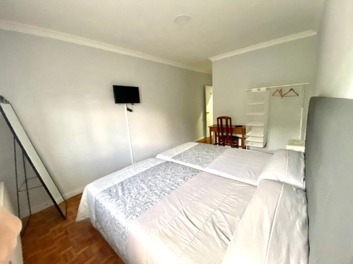 Garden Lodge Hostal Evencio 里瓦达维亚 外观 照片